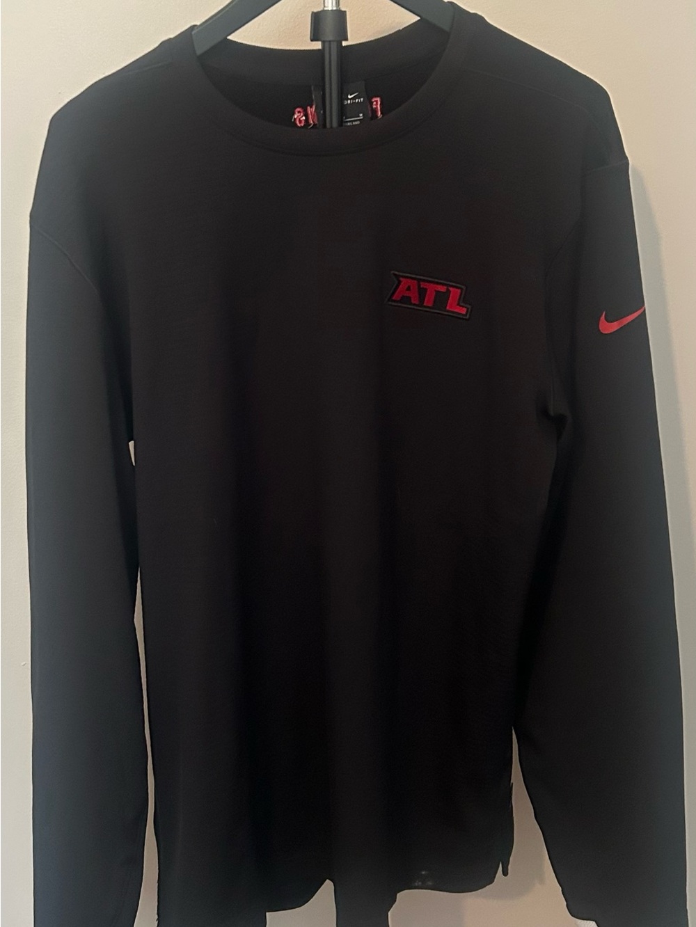 Nike Dri Fit NFL Onfield Apparel Long-Sleeve Crew with AtlantaFalcons Logo